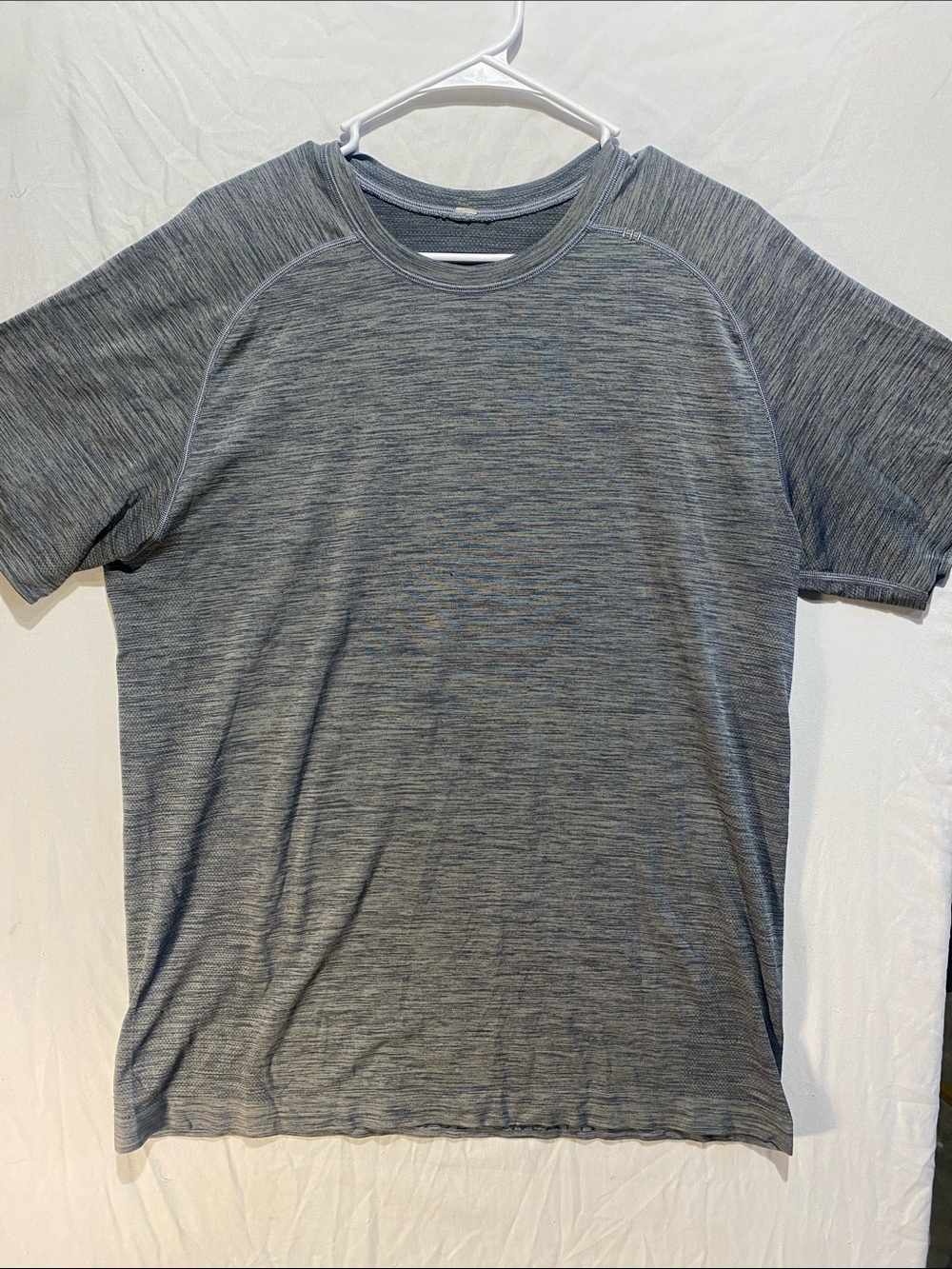 Men's lululemon Heather Gray Short-Sleeve Crew Neck Shirt